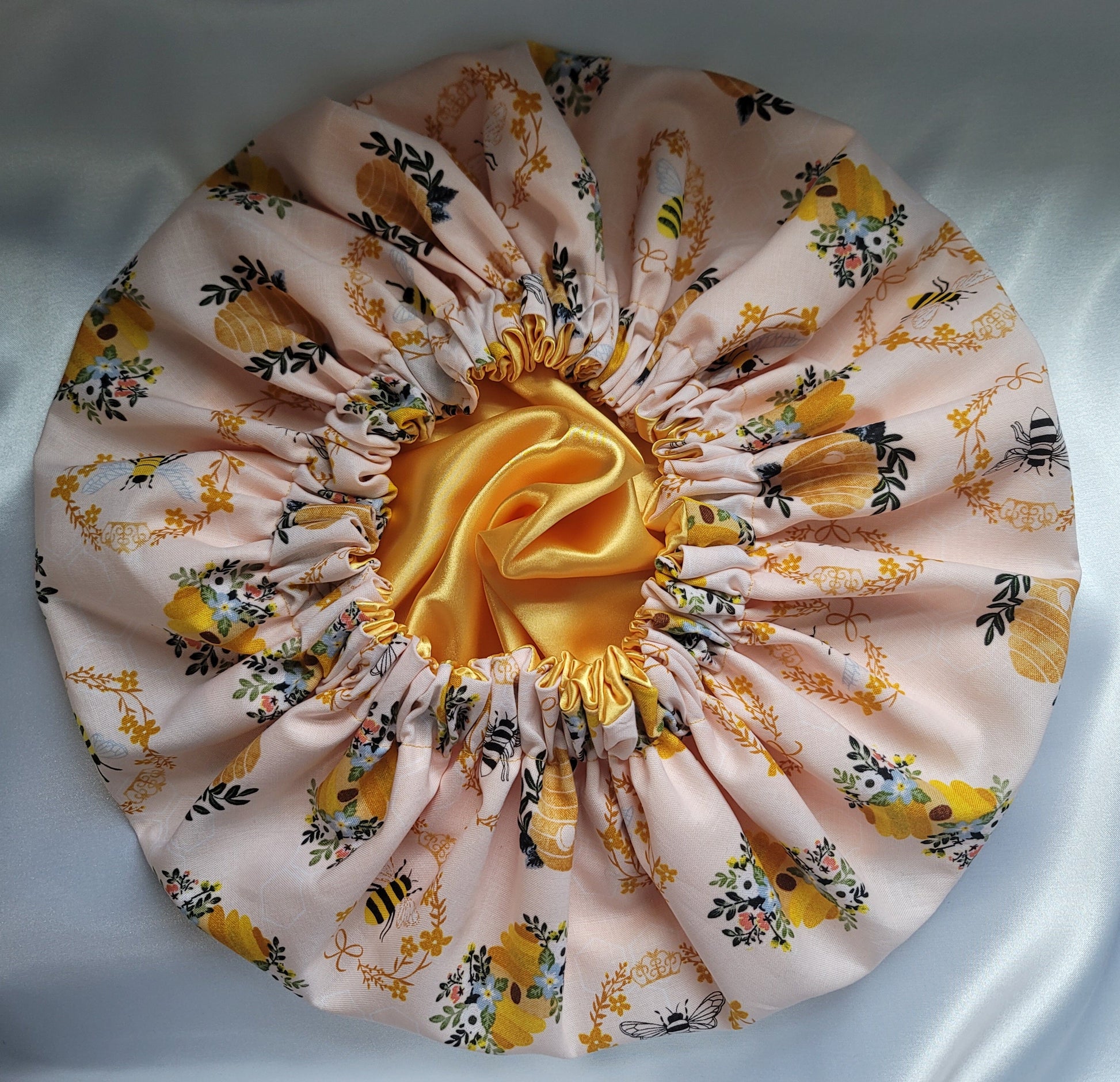 Bumble Bee Satin-lined Bonnet - LOVENCOLR